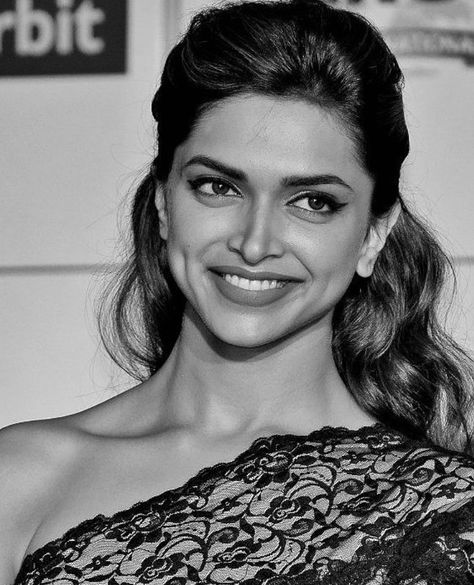 deepika padukone depicts fire hot bikini