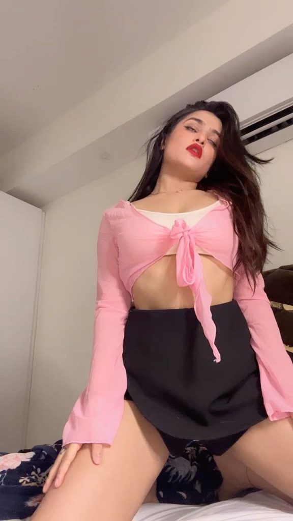 sassy poonam modeling pussy
