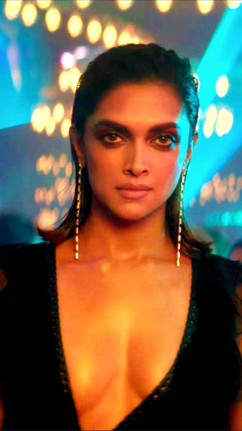 deepika padukone looks nudes