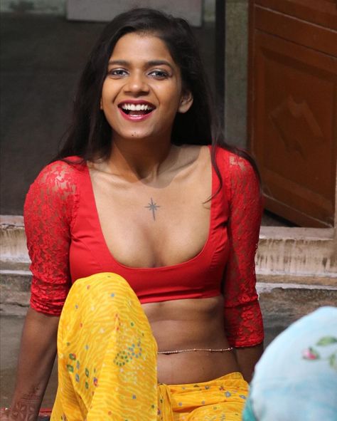 khyati shree poses nude pics