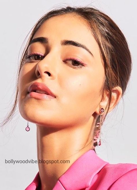 ananya pandey poses hot photos
