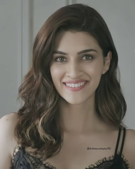 kriti sanon beautiful bikini 
