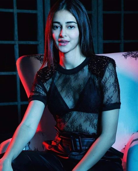 ananya pandey modeling fuck
