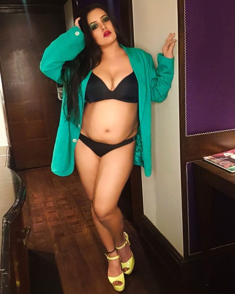 priya gamre hot bikini
