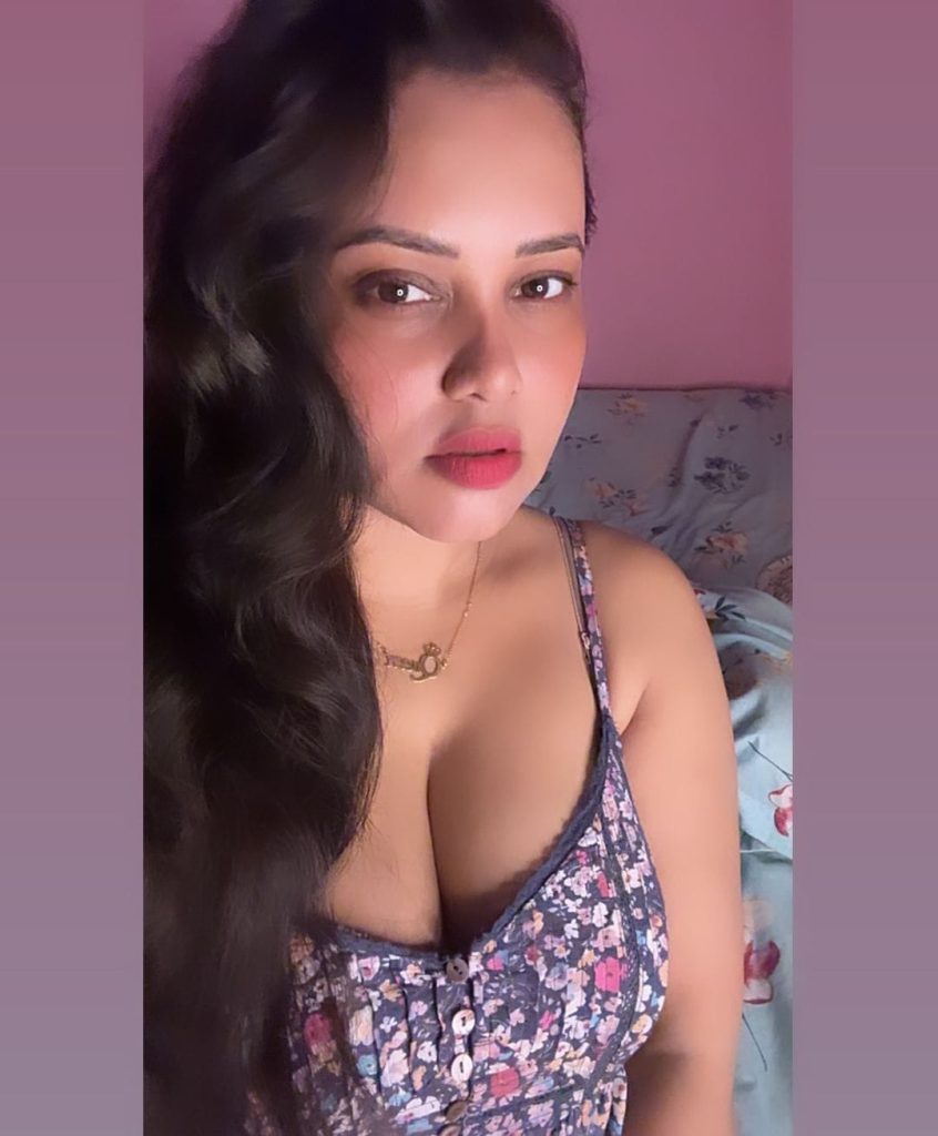 priya gamre sexy
