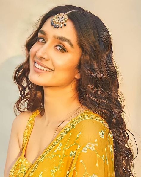 shraddha kapoor smiles porn
