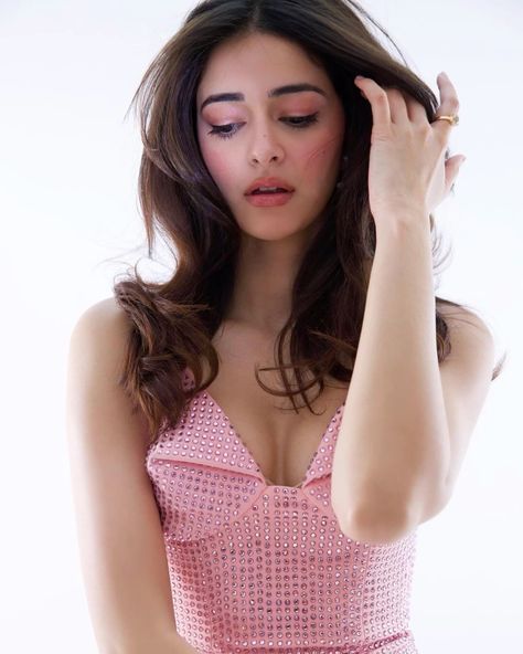 ananya pandey ardent xxx 
