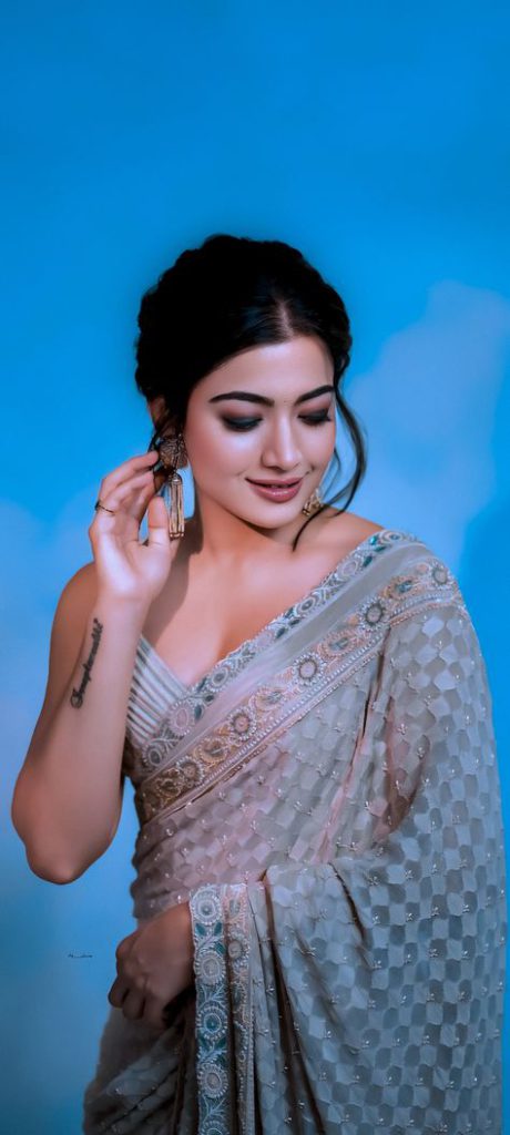 rashmika mandanna poses sex scenes
