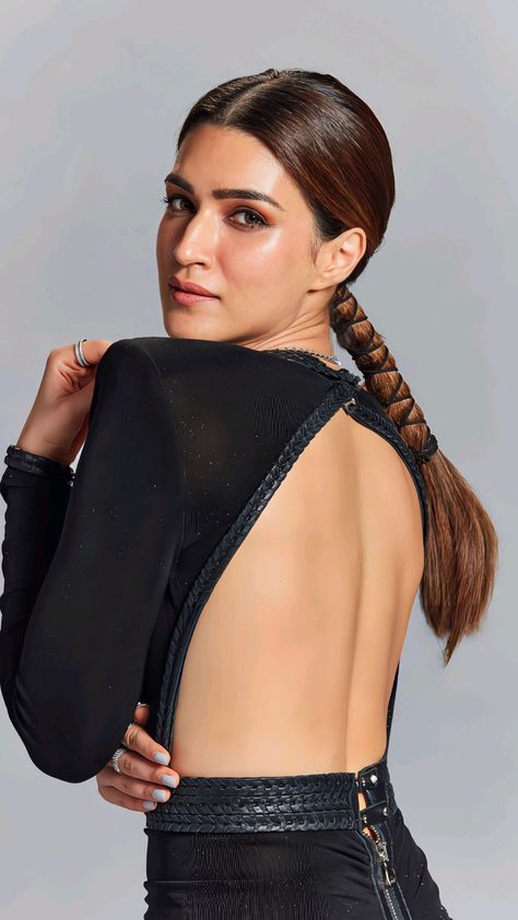 kriti sanon beautiful ass
