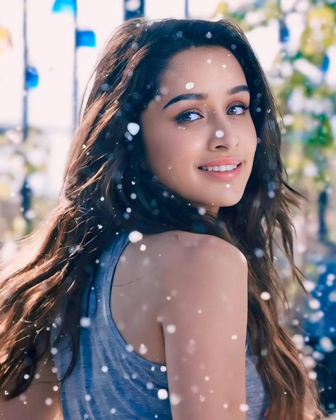 shraddha kapoor poses xxx sex
