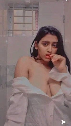 sanjana saba boobs
