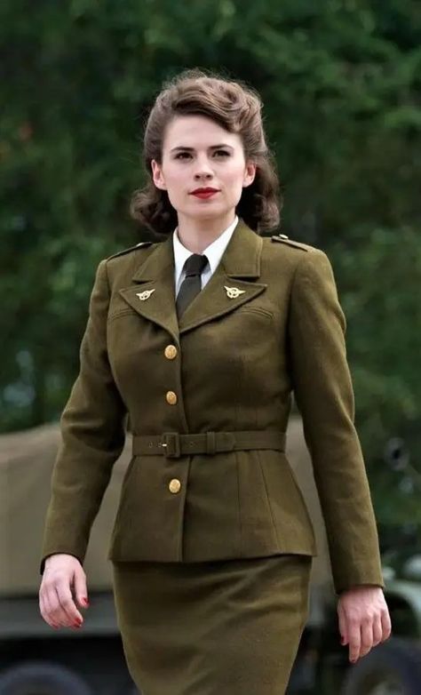 hayley atwell smiles xxx sex
