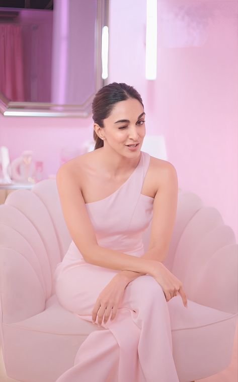 kiara advani looks sex
