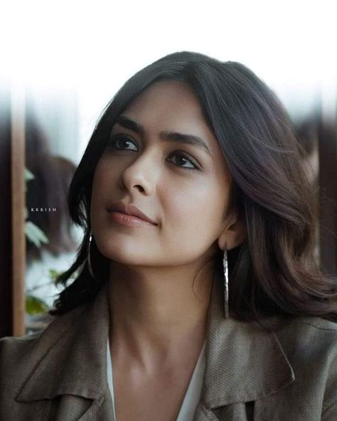 mrunal thakur xxx porn
