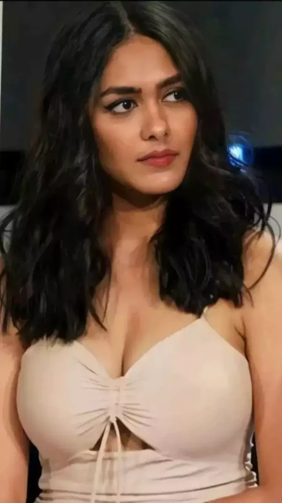 mrunal thakur ardent nude
