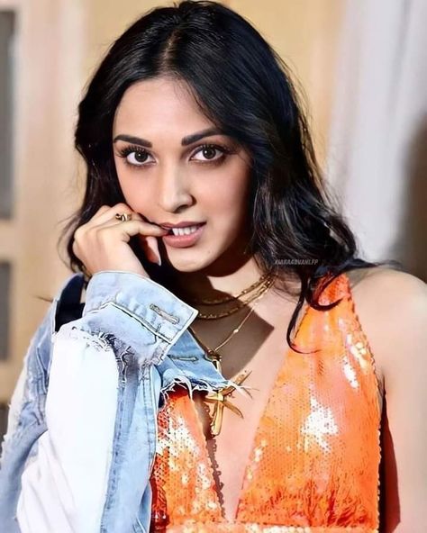 kiara advani smiles nudes
