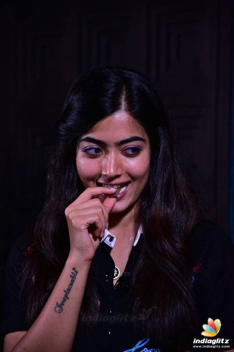 rashmika mandanna looks porn
