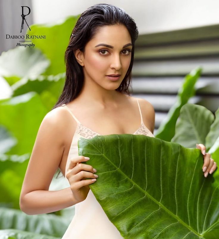 kiara advani poses nude pics