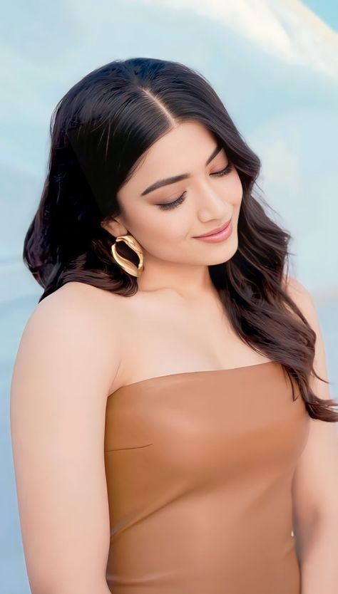 rashmika mandanna beautiful hot bikini
