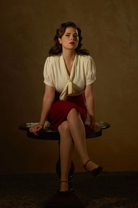 hayley atwell poses fuck
