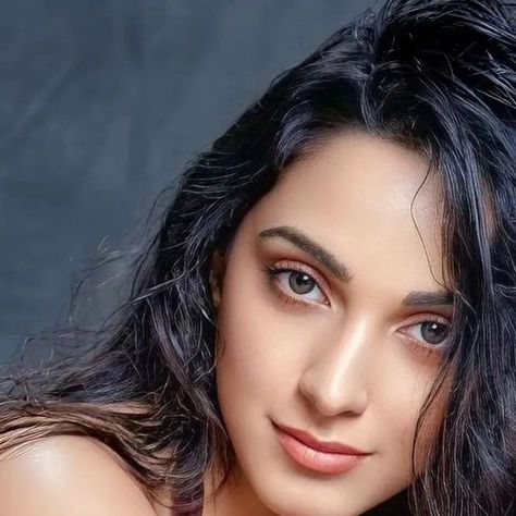 kiara advani looks hot photos
