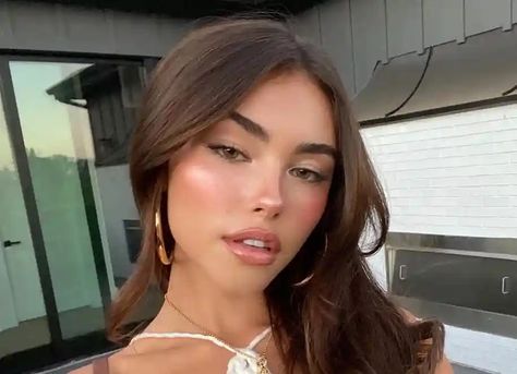 madison beer looks sex scenes
