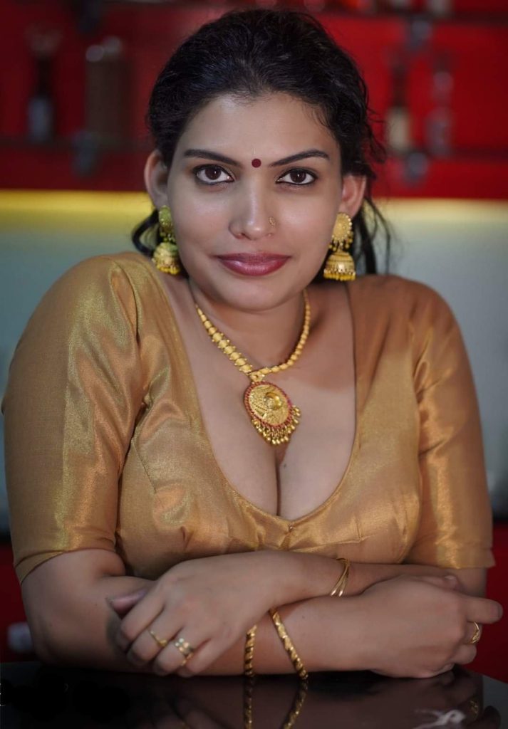 resmi nair beautiful boobs
