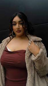 rakhi gill smiles nudes
