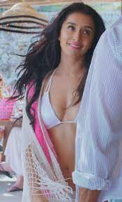 shraddha kapoor beautiful hot bikini
