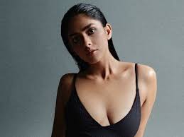 mrunal thakur smiles xxx porn
