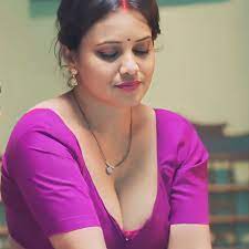 priya gamre beautiful boobs
