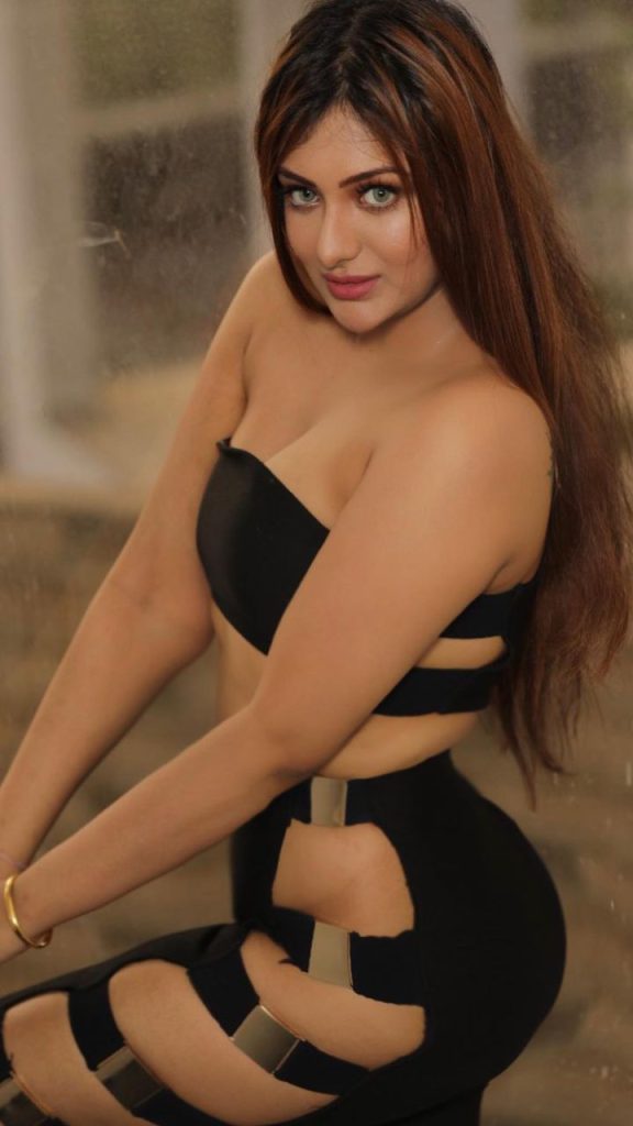 khushi mukherjee poses sex
