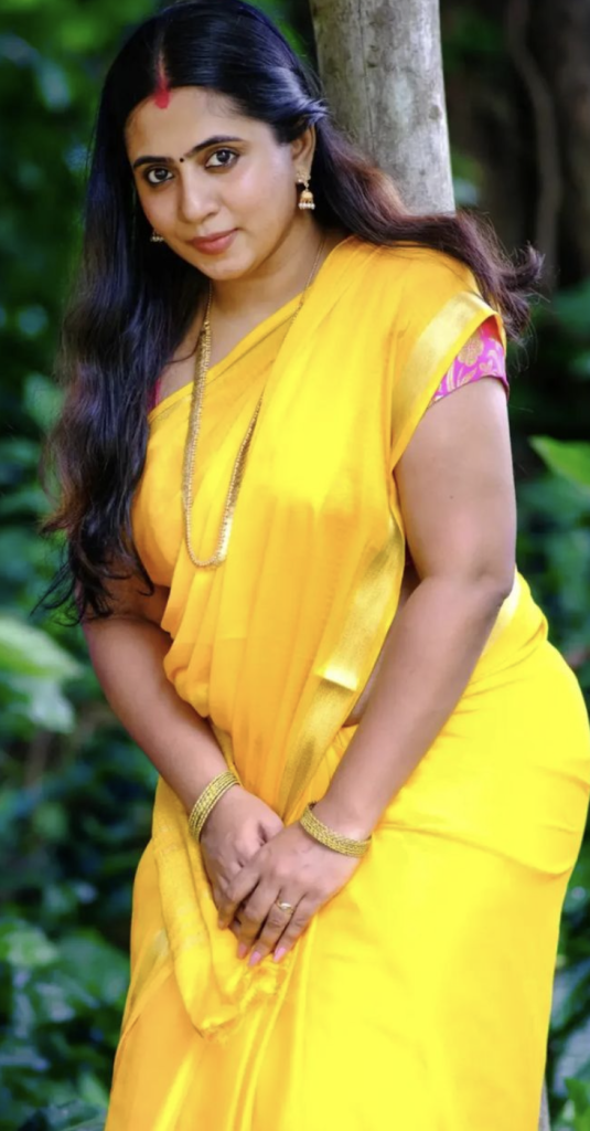 nila nambiar smiles hot photos
