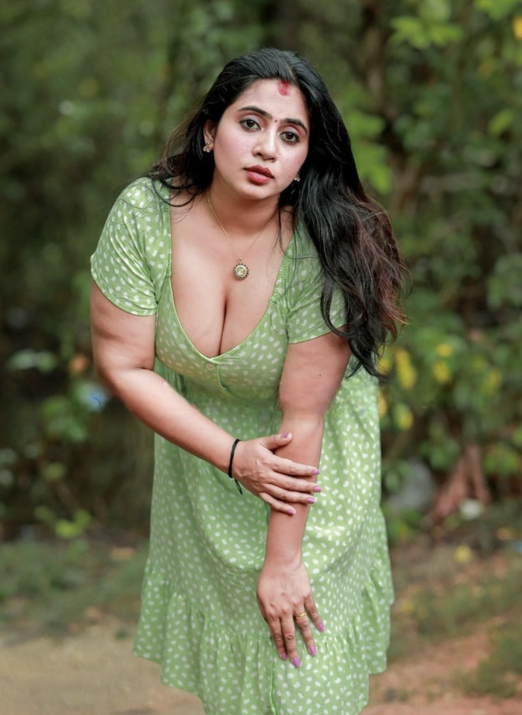 nila nambiar hot images