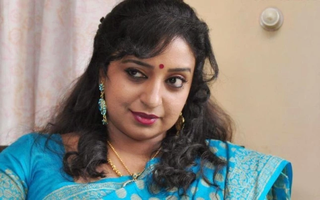 mallu aunty poses hot images
