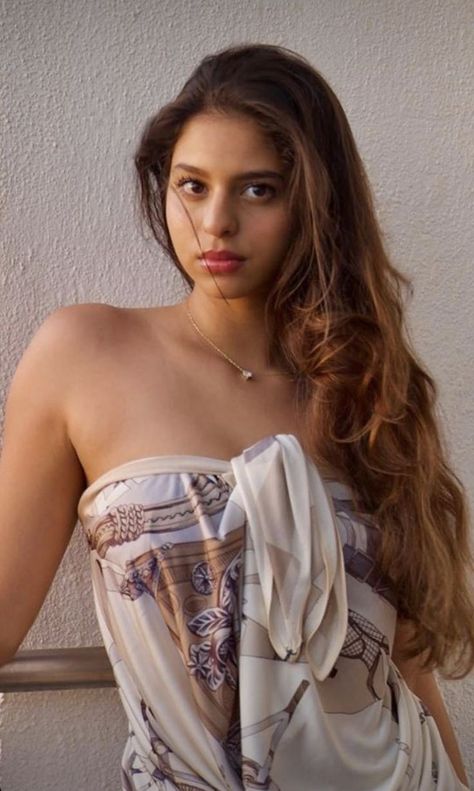 suhana khan poses sex scenes
