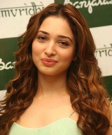 tamanna bhatia looks hot images
