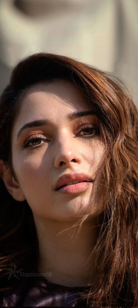 tamanna bhatia looks fuck
