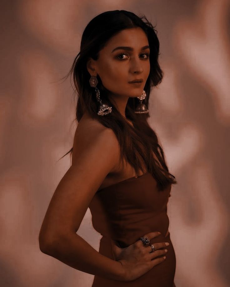 alia bhatt modeling nude pics