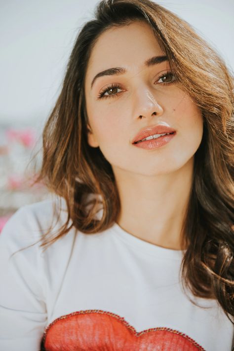 tamanna bhatia looks hot
