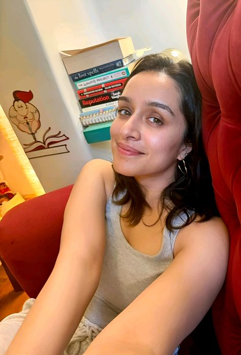 sraddha kapoor poses sex
