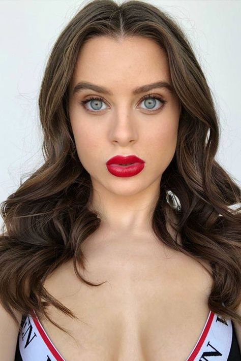 lana rhoades looks xxx porn
