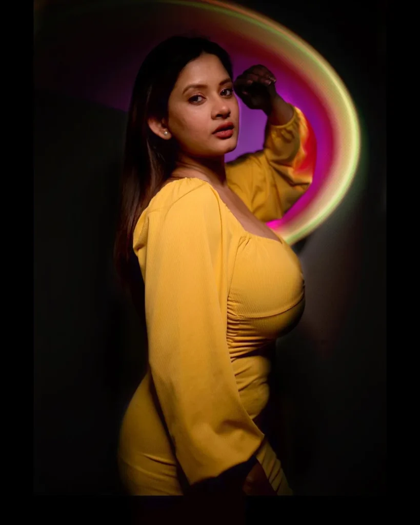 shivona sinha poses xxx porn
