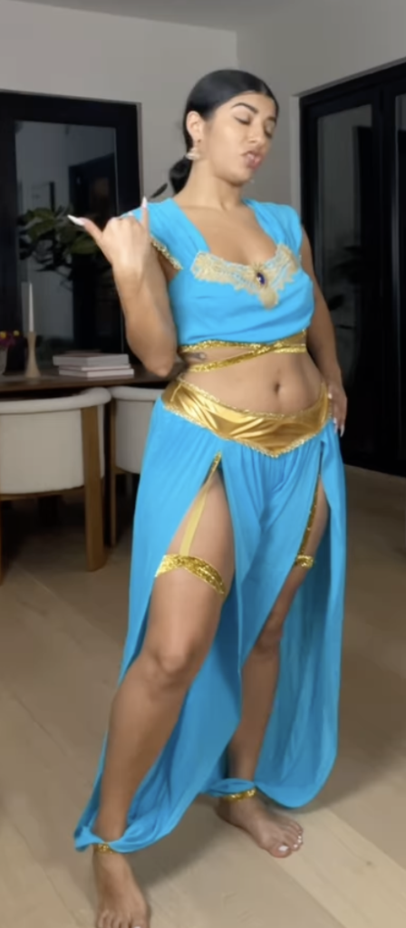 jasmine sherni smiles pussy