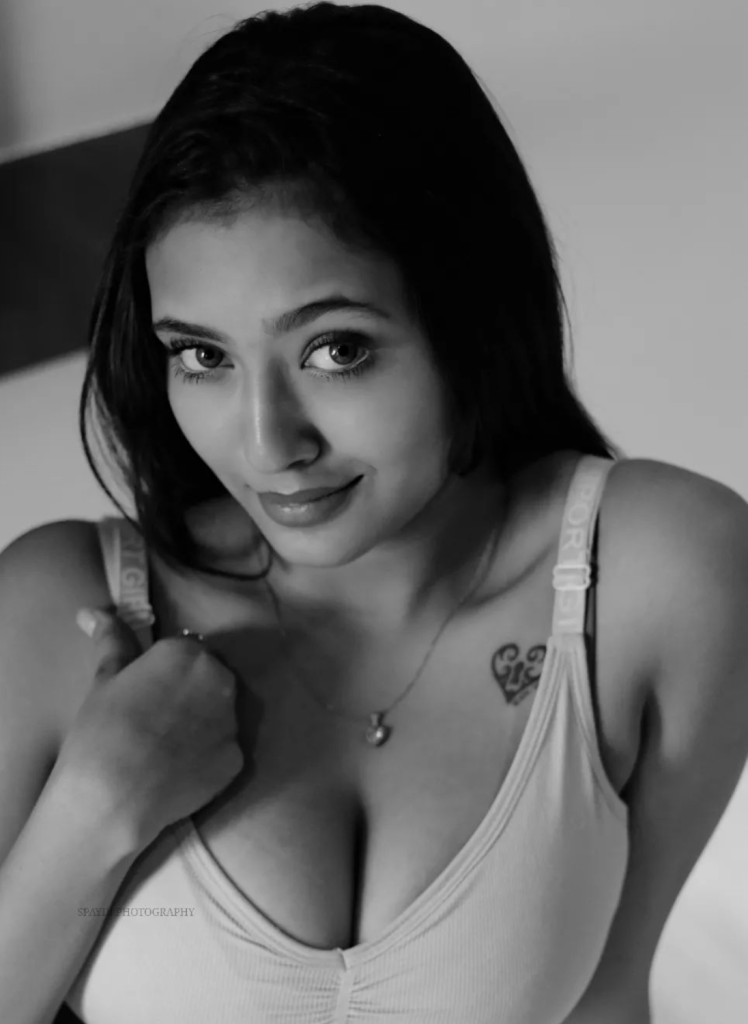 divya mandal looks hot pics
