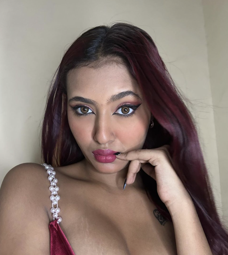 divya mandal poses sex scenes
